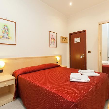 Hotel Fiorella Milano Екстериор снимка