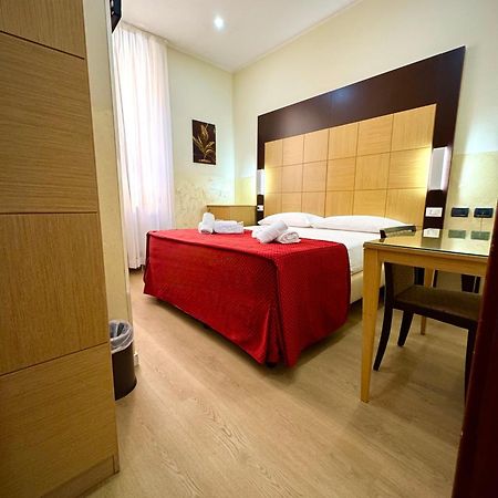 Hotel Fiorella Milano Екстериор снимка