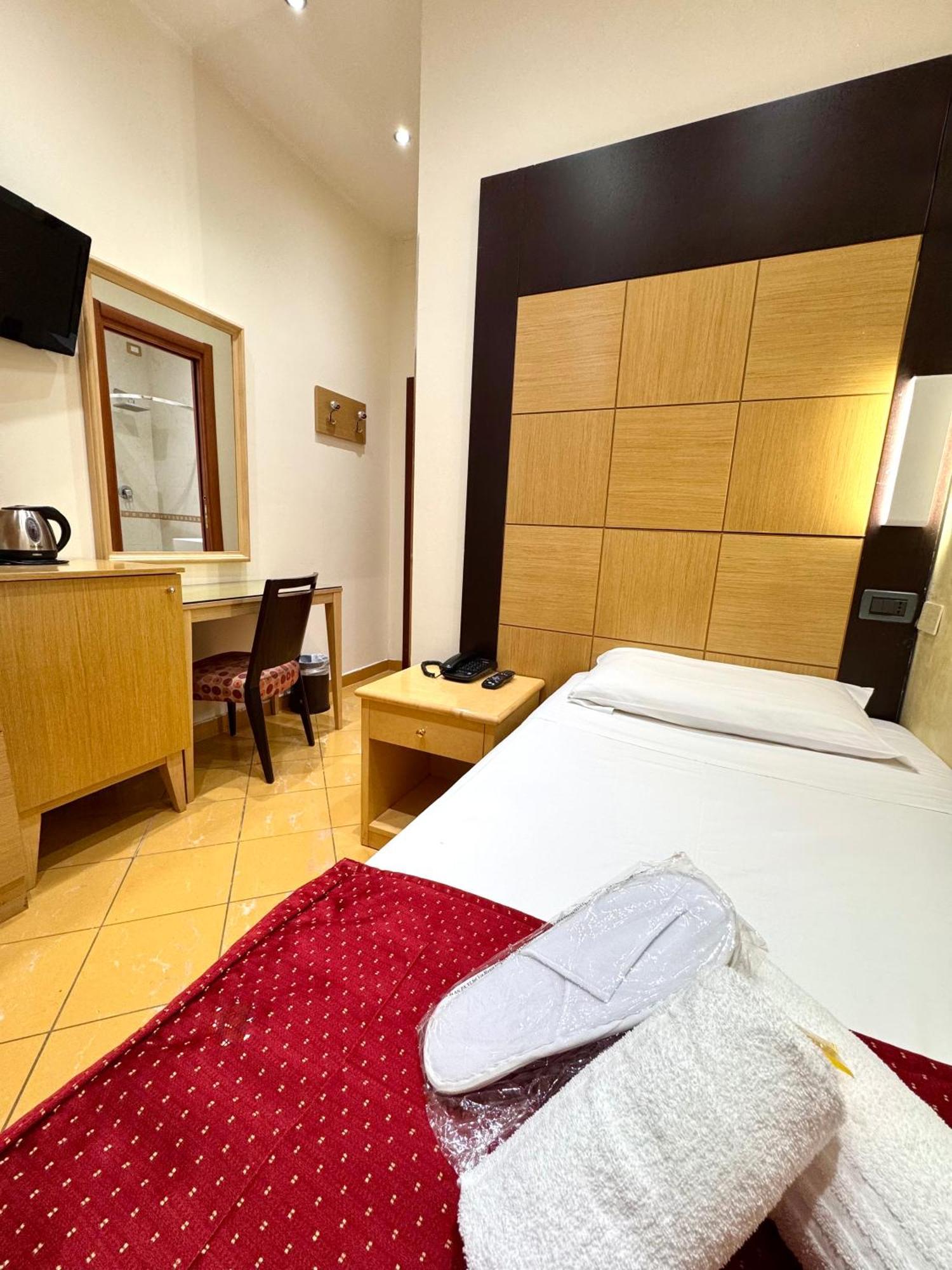 Hotel Fiorella Milano Екстериор снимка