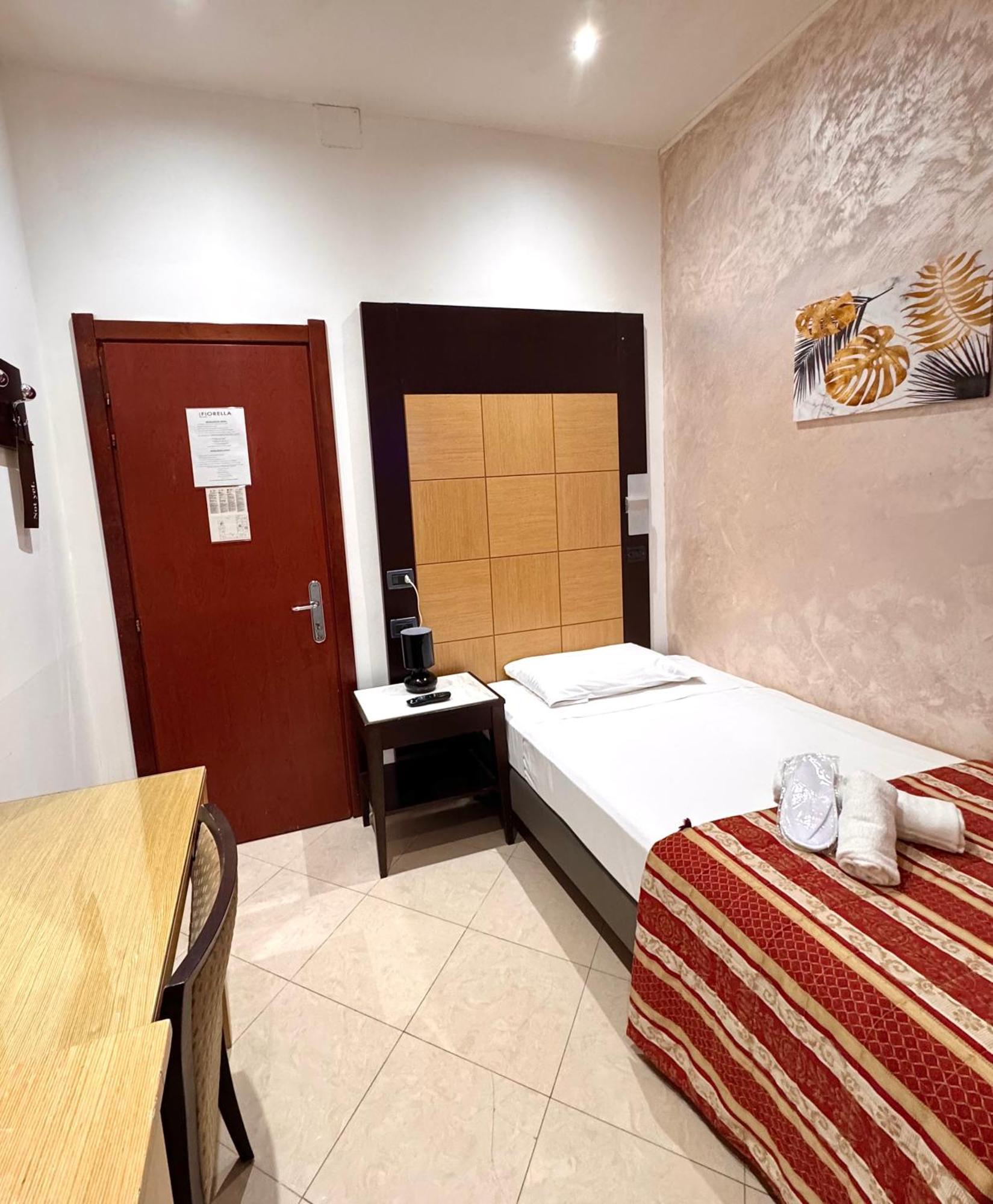 Hotel Fiorella Milano Екстериор снимка